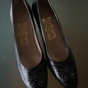Salvatore Ferragamo Black Calf Pumps - Size 6AAAA (Narrow)